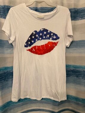 White Graphic Lip Print Tee in Red & Blue - Women's Casual Top